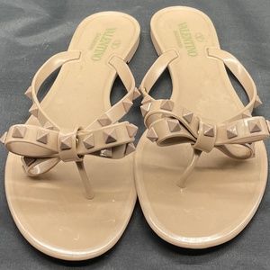 Valentino Slides